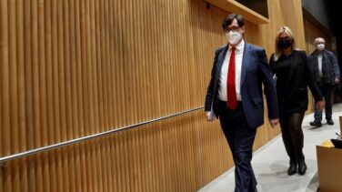 Sanidad regatea a Transparencia y gana 15 días para desvelar el nombre de los expertos