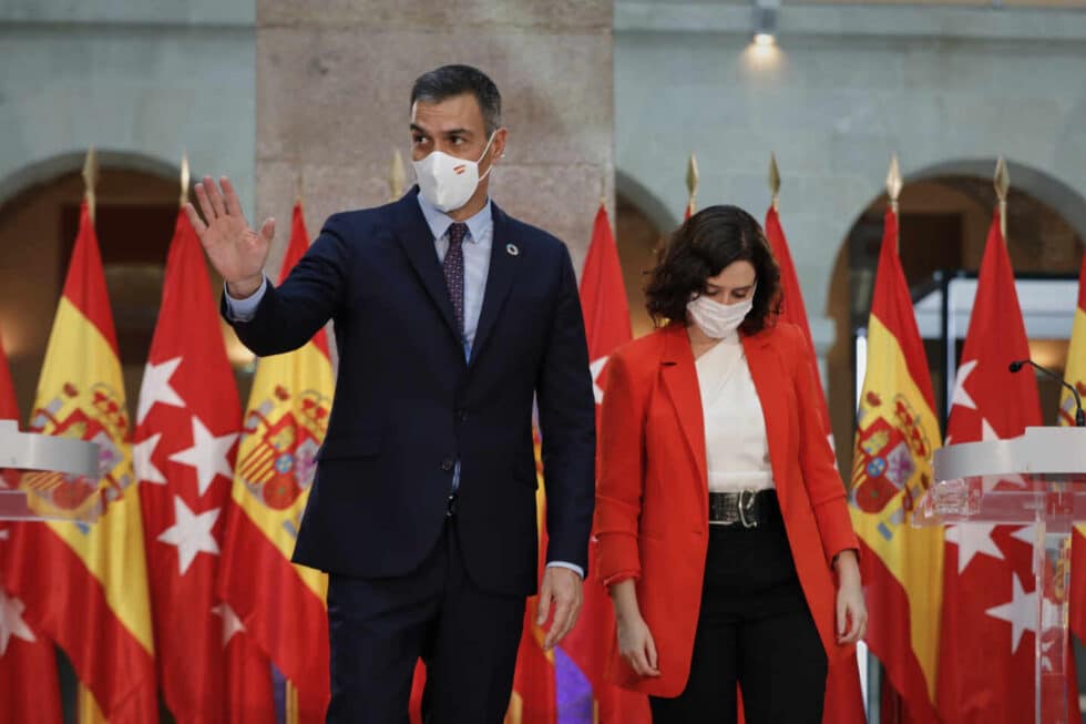 El presidente del Ejecutivo, Pedro Sánchez y la presidenta de la Comunidad de Madrid.