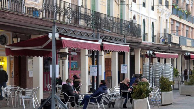 Terraza en una calle de Ciudad Real, Castilla-La Mancha.