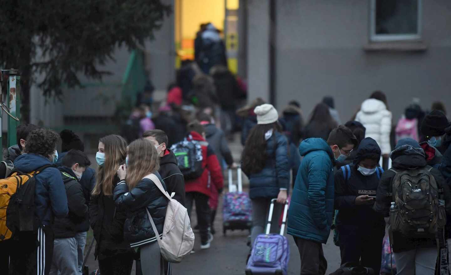 La cepa británica, el cierre en otros países y el efecto Navidad plantean dudas sobre la vuelta al cole