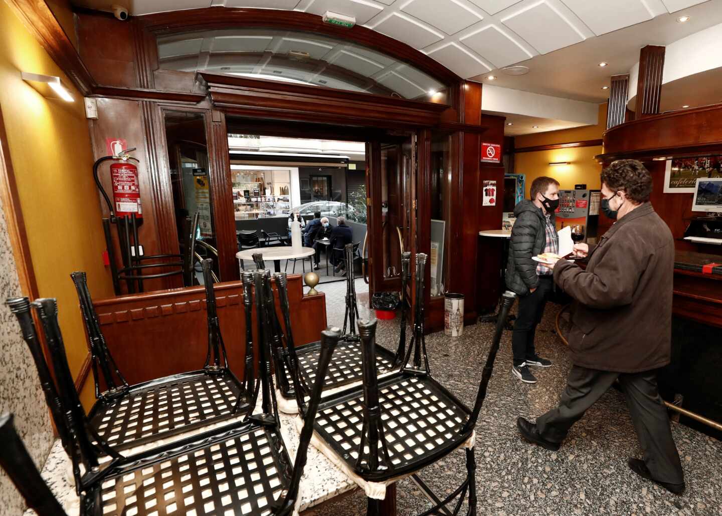 Interior de un bar de Pamplona