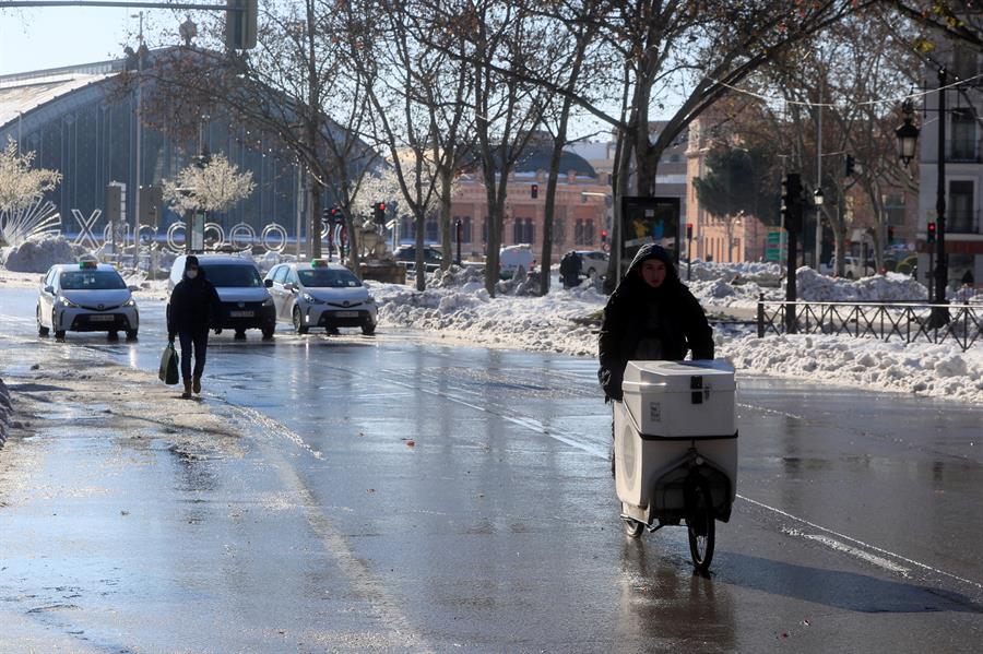 Así colapsó Madrid: todo lo que ha fallado en la gestión de la "nevada del siglo"