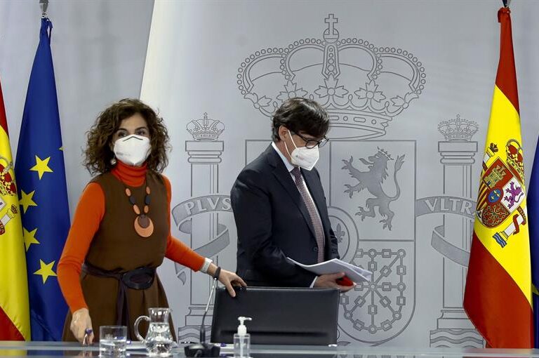 Montero acusa a Ayuso de atacar al Gobierno "cuando no quiere explicar sus actuaciones"