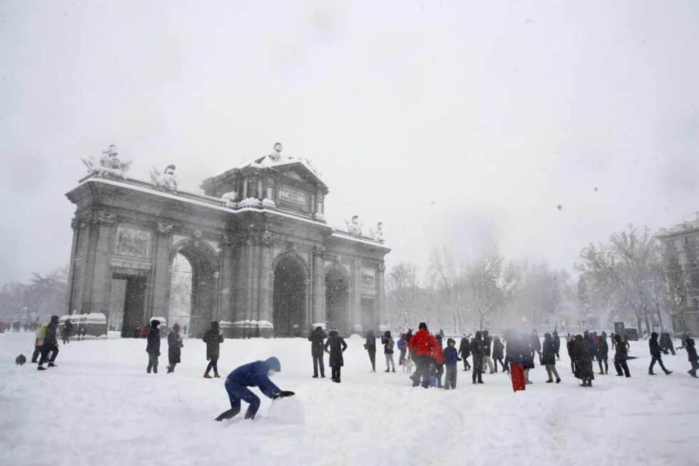 La Puerta de Alcalá nevada