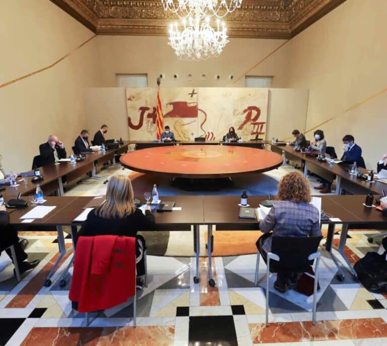 La desvergüenza del aplazamiento electoral en Cataluña