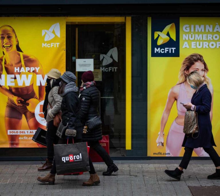 La tercera ola crece en Cataluña: 3.995 contagios y 42 muertos en el último día