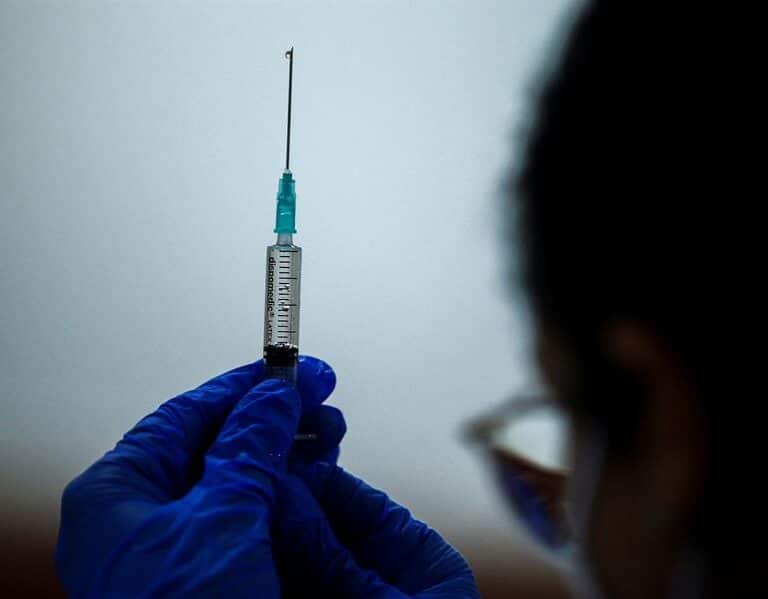 Expertos piden que se invierta ya en vacunas para prevenir la próxima pandemia