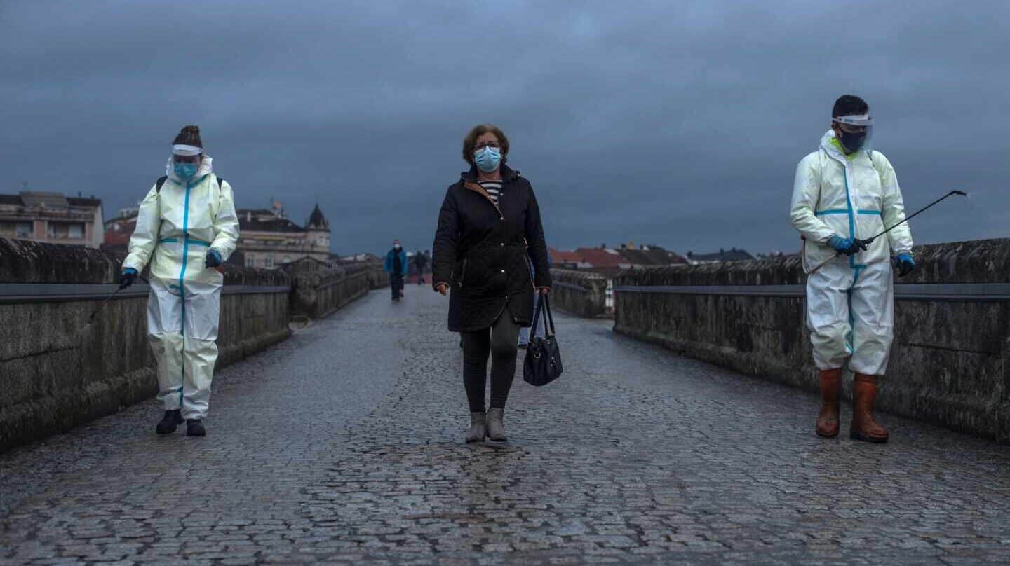 Un año de pandemia: de un turista alemán a las primeras vacunaciones