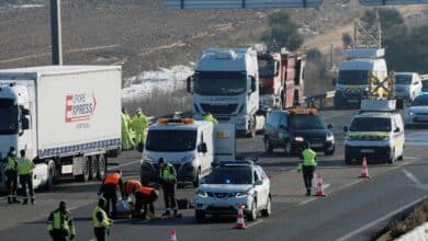 Mueren tres personas arrolladas por un camión en la A-6 cuando auxiliaban a otro conductor