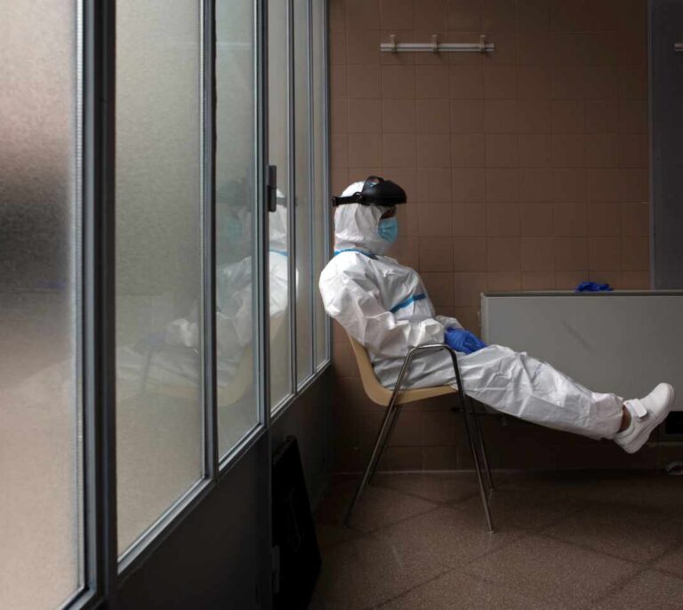Sanidad registra 38.869 nuevos casos y 195 muertes más