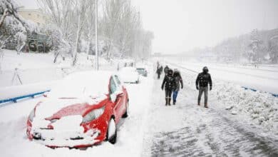 Madrid pide a los propietarios de los coches abandonados en la M-30 que no acudan a recogerlos