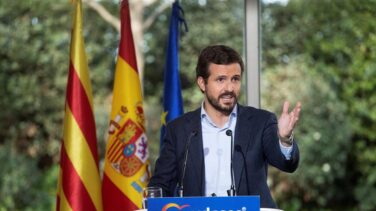 Casado acusa a Vox de lanzar un "salvavidas" a Sánchez con los fondos: "Los extremos se ayudan"