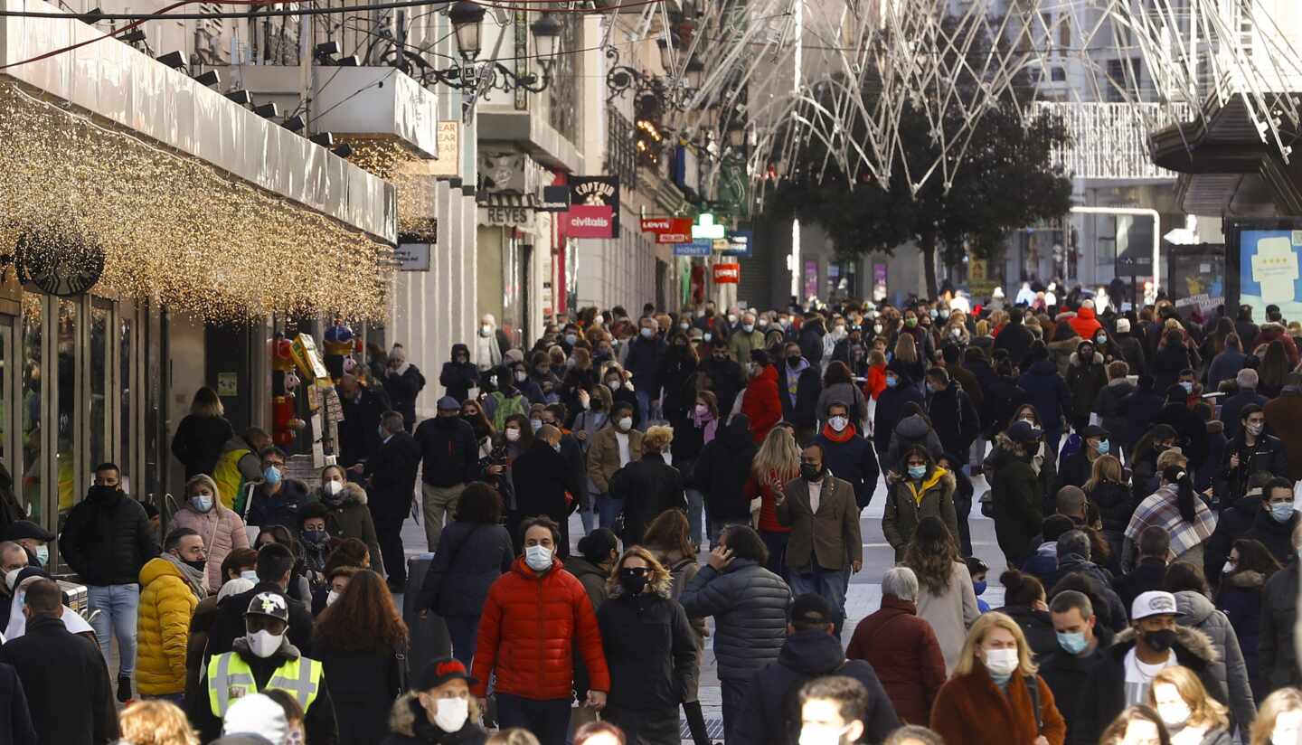 La Policía Municipal sancionará por no usar mascarilla en las aglomeraciones en el centro de Madrid