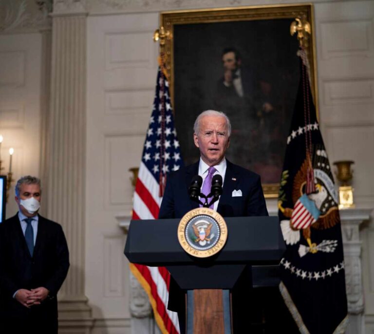 Biden, a Putin: "EEUU actuará en defensa de sus intereses si daña a sus aliados"
