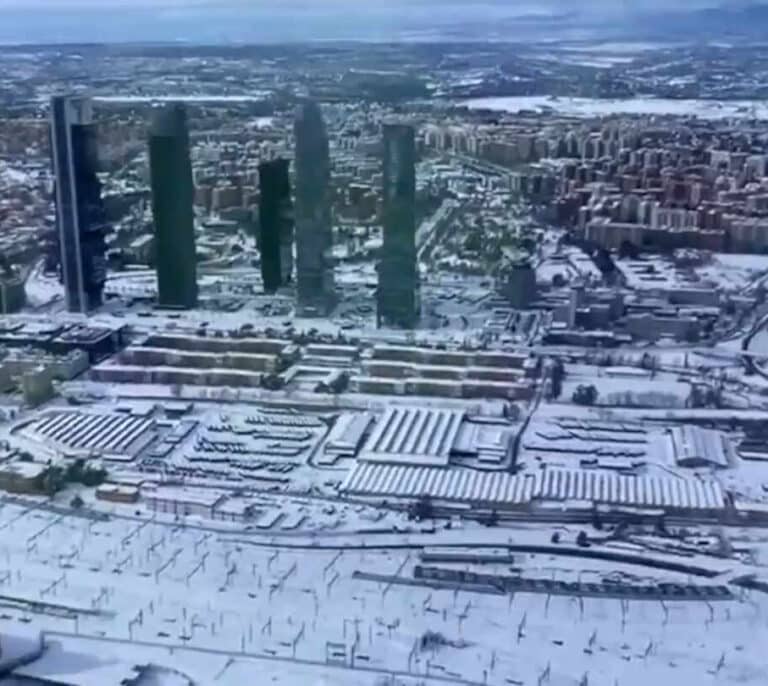 El Madrid nevado, a vista de helicóptero