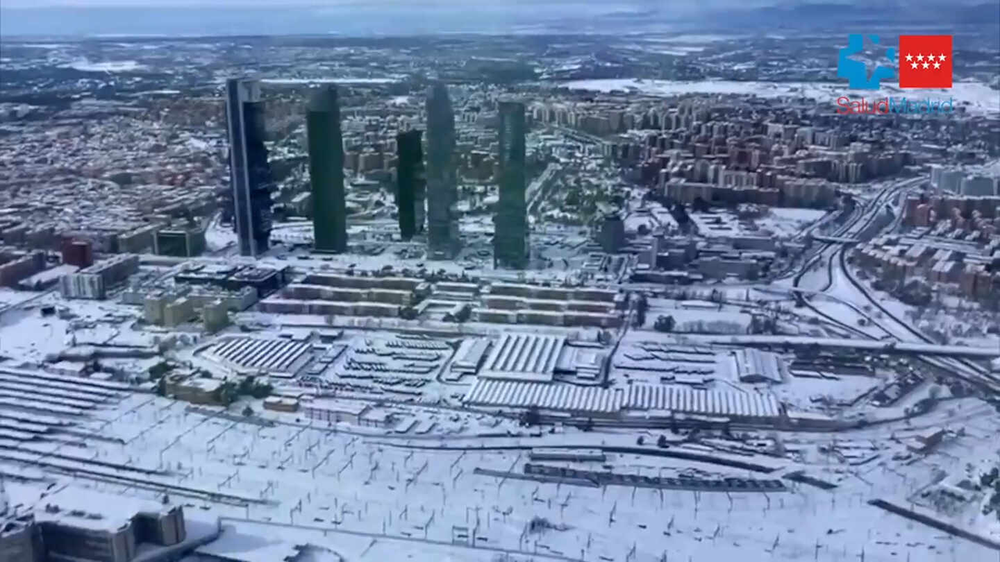 El Madrid nevado, a vista de helicóptero