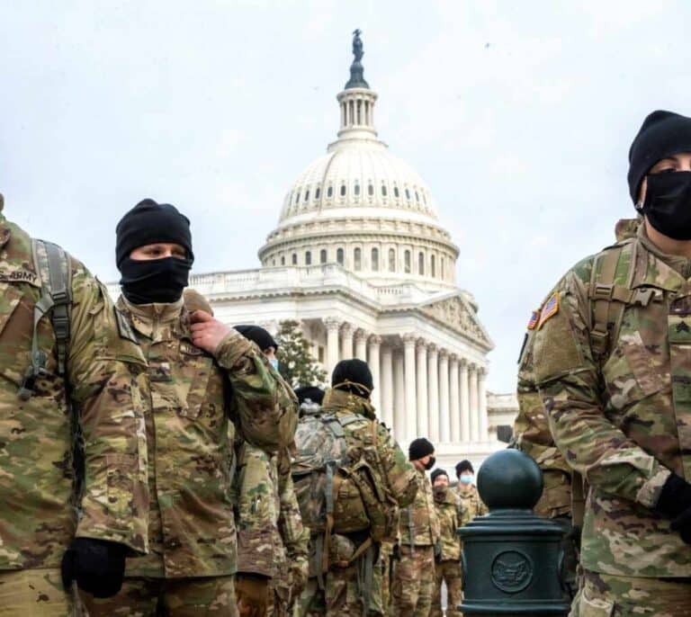 El FBI advierte de "protestas armadas" en los 50 Capitolios en vísperas de la toma de posesión de Biden
