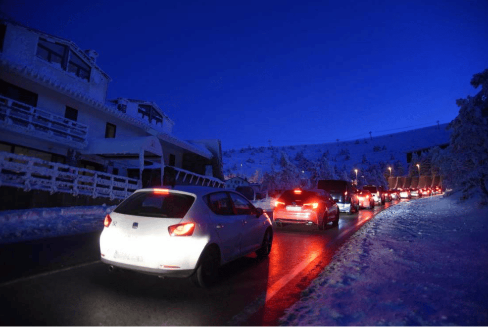 Cerrados de nuevo este domingo los accesos a los puertos de Navacerrada, Cotos y Valdesquí