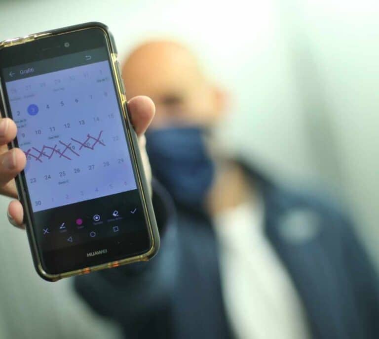 Detenido por estafar 1.100 euros tras duplicar la SIM de un móvil