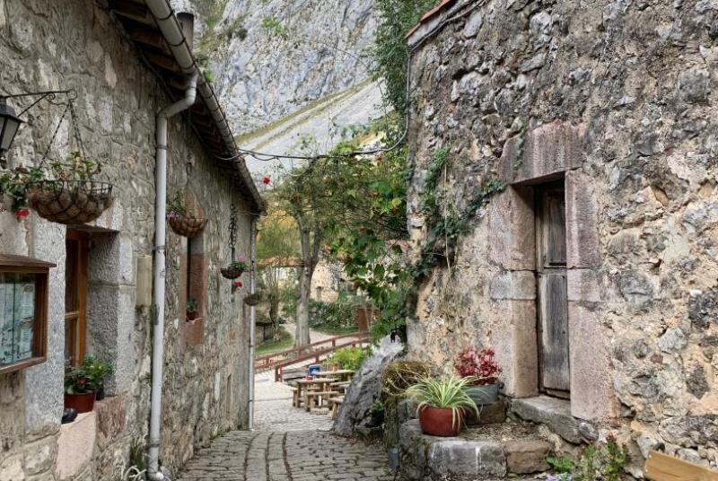 Estos son los 11 pueblos más bonitos de España bulnes asturias principado de asturias