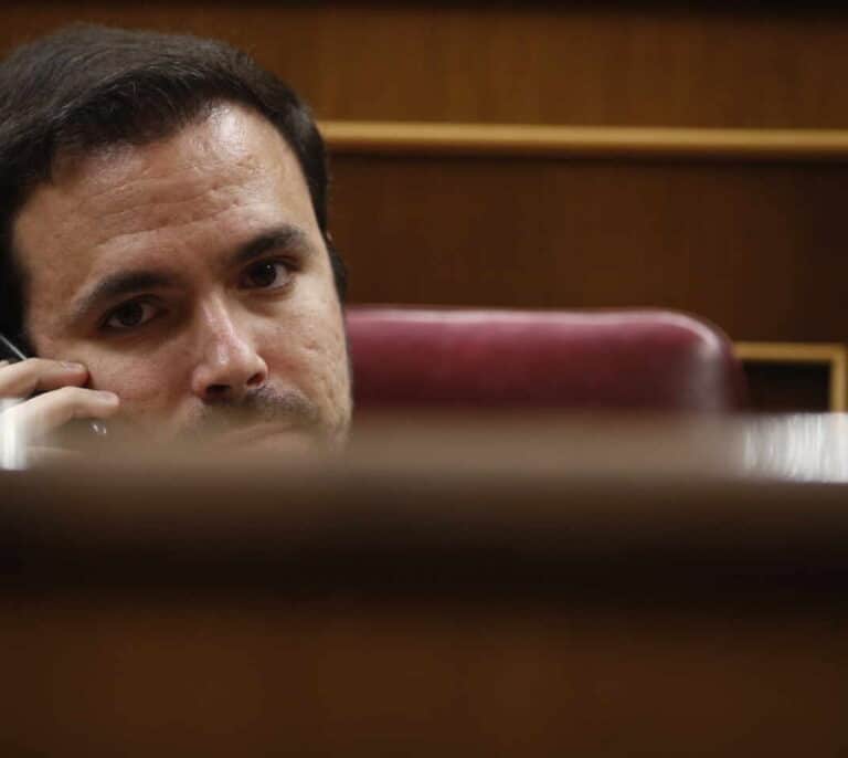 Garzón regulará la publicidad de las ‘telecos’ y energéticas para evitar fraudes