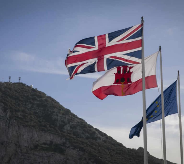 Bruselas pide negociar con Londres el fin de la Verja en Gibraltar con control a cargo de España