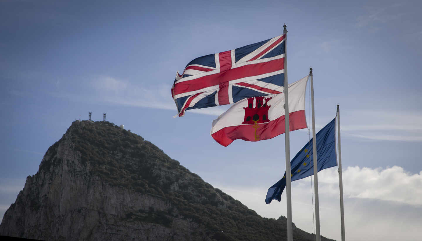 Bruselas pide negociar con Londres el fin de la Verja en Gibraltar con control a cargo de España