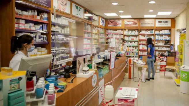 El Servicio Andaluz de Salud refuerza el envío a domicilio de medicamentos dispensados en la oficina de farmacia hospitalaria