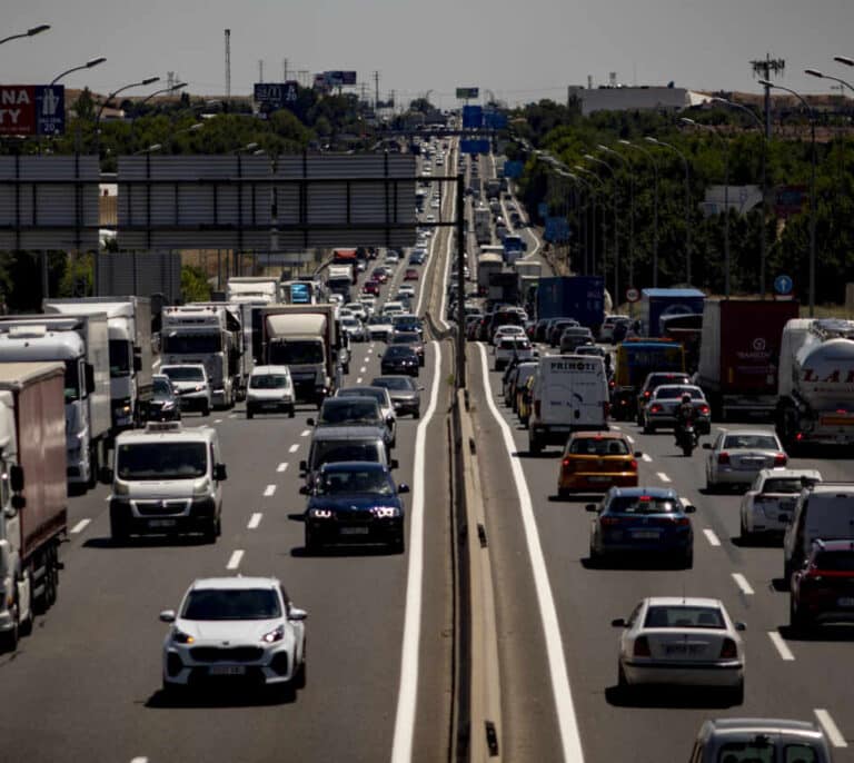 Atascos en Madrid, Toledo y Cuenca por el puente de la Constitución