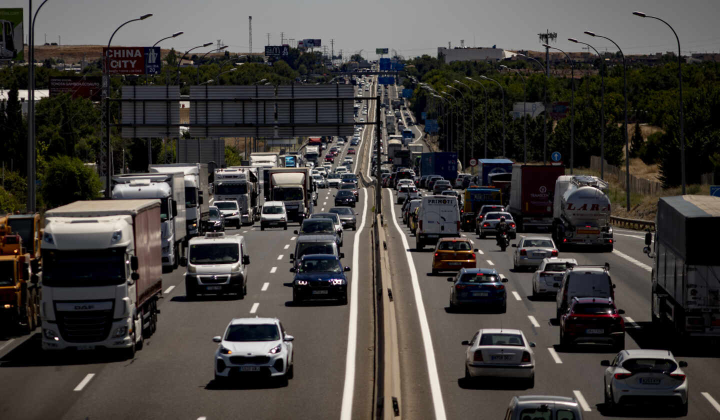 Atascos en Madrid, Toledo y Cuenca por el puente de la Constitución