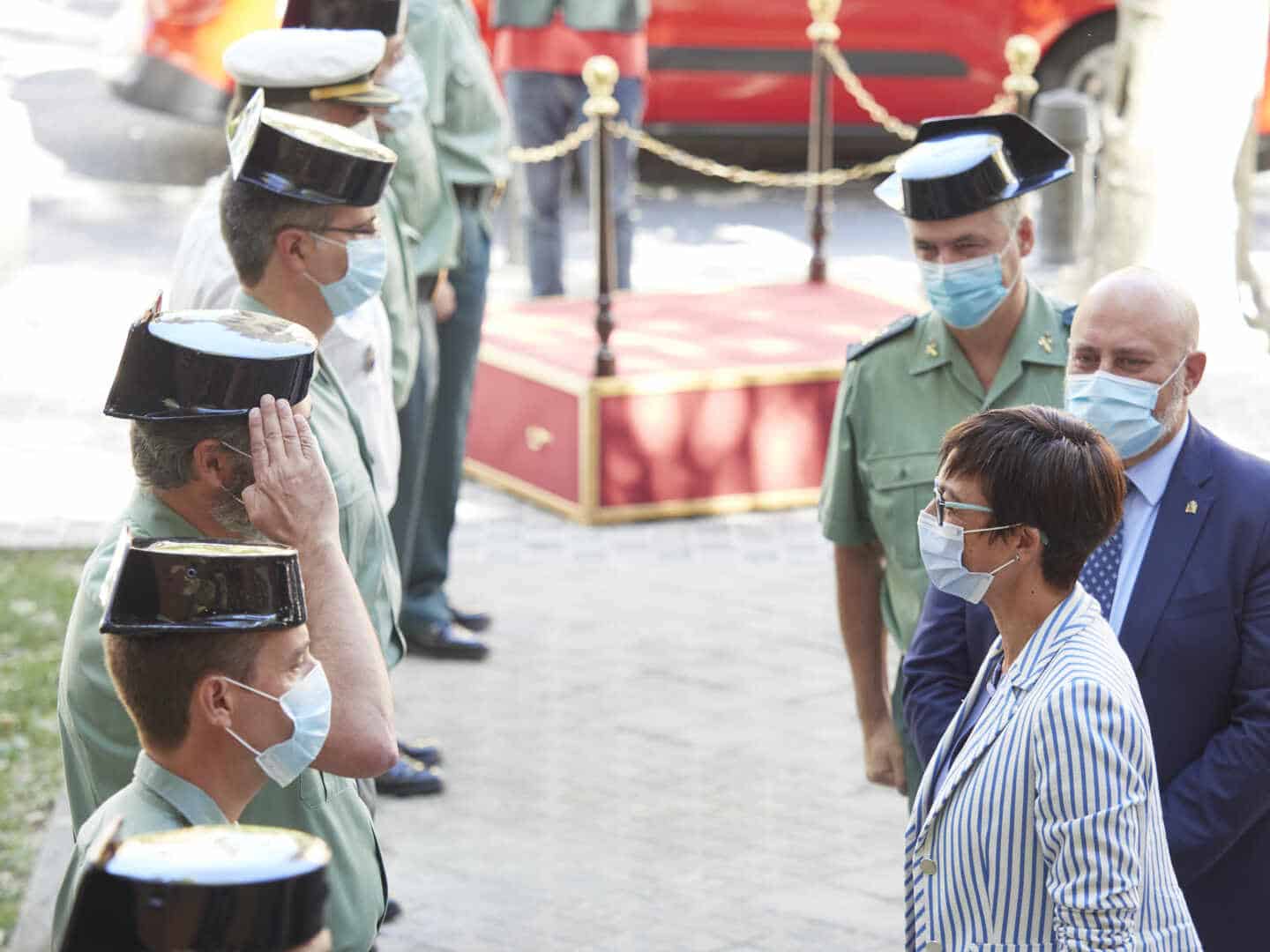 La directora general de la Guardia Civil, María Gámez, en su visita a la comandancia de Navarra.