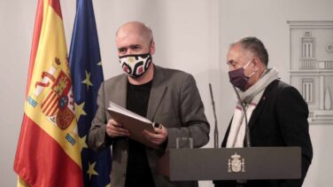 CC.OO. y UGT anuncian movilizaciones para que el Gobierno suba el SMI y derogue la reforma laboral