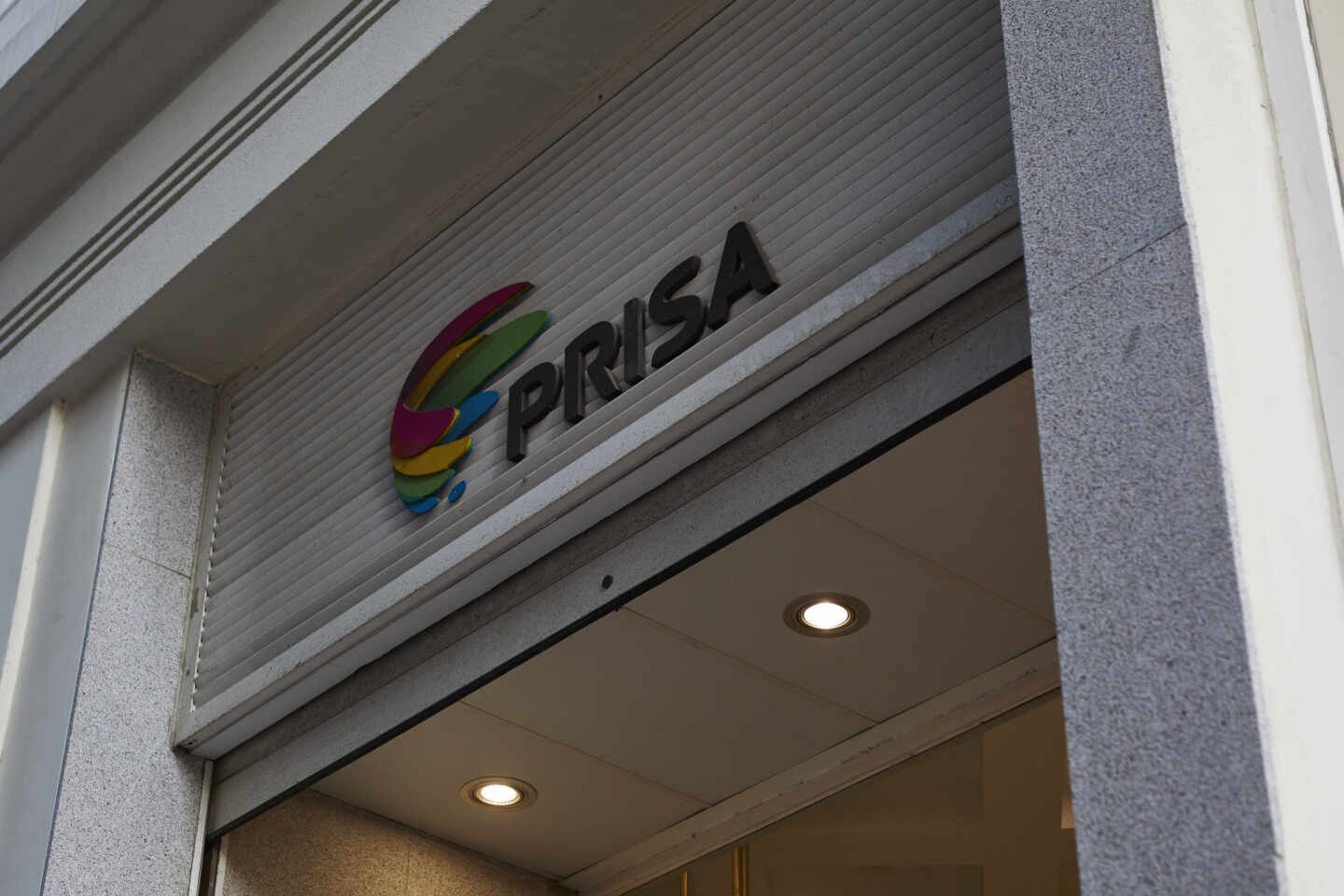 Fachada Grupo Prisa con logo