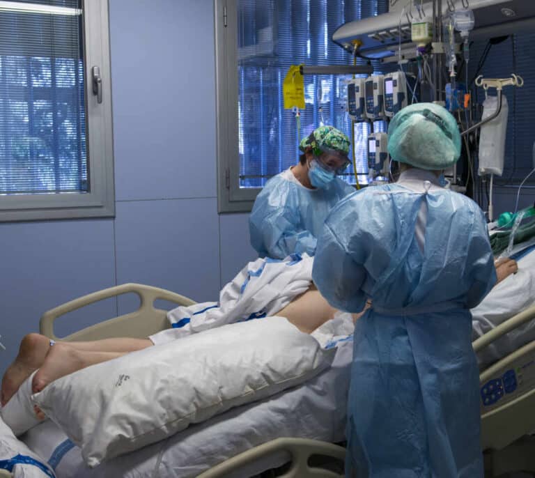 Sanidad registra 25.456 contagios más y la incidencia alcanza ya los 350 casos