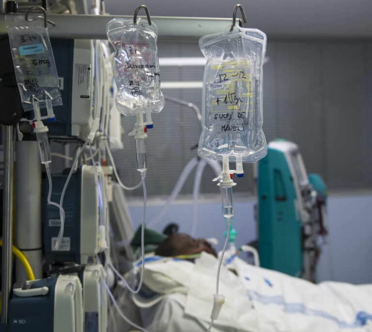 España registra 4.515 nuevos casos y 106 muertes más