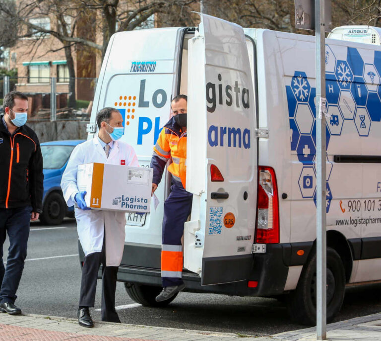 Un tercio de las residencias de Madrid denuncia que no tienen fecha para vacunarse