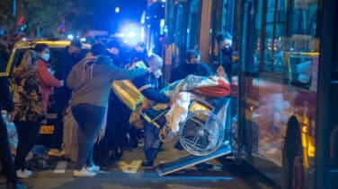 Una fallecida y 21 hospitalizados en el incendio de una residencia de ancianos en Sevilla