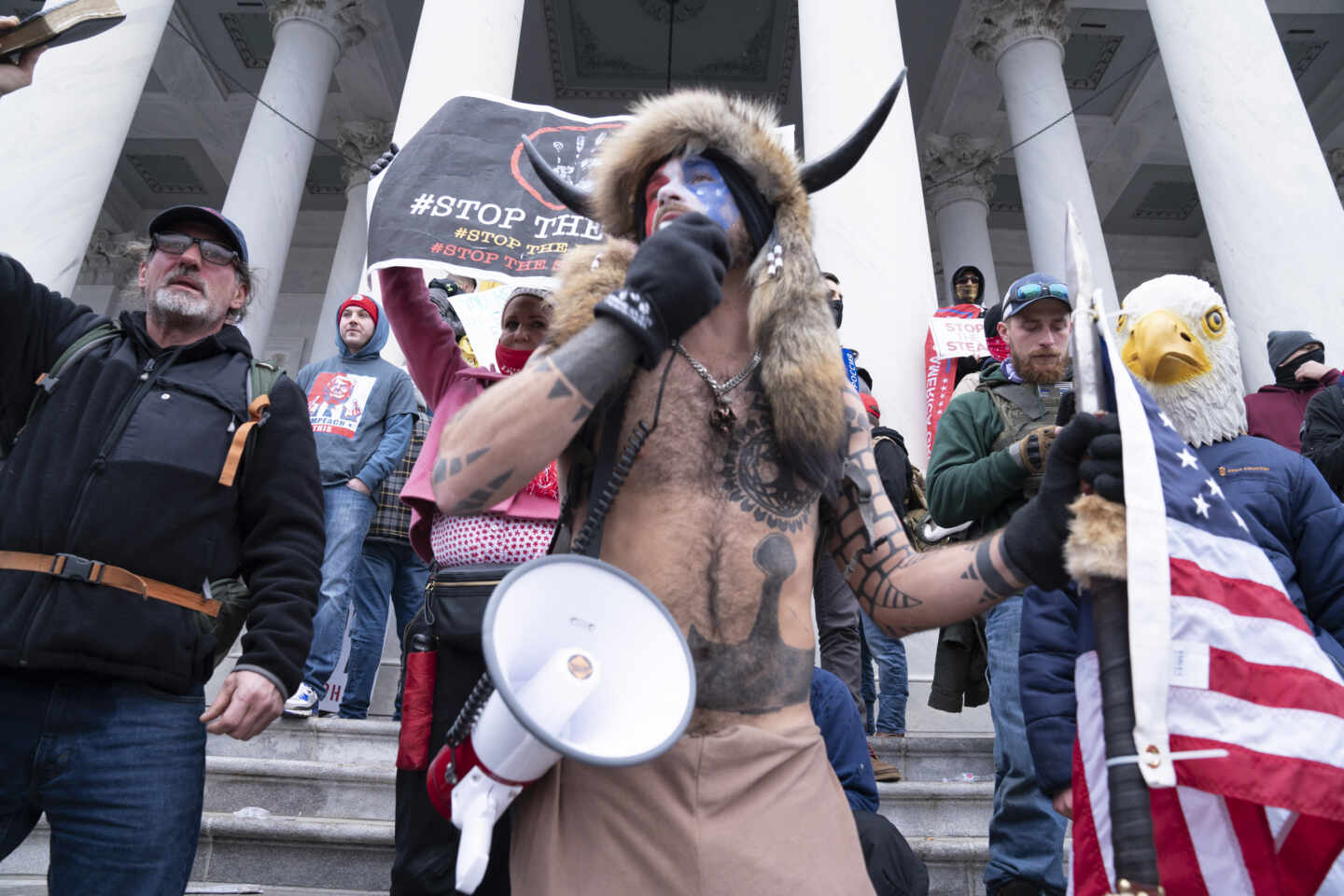 El asaltante del Capitolio lleva tatuado este símbolo vikingo