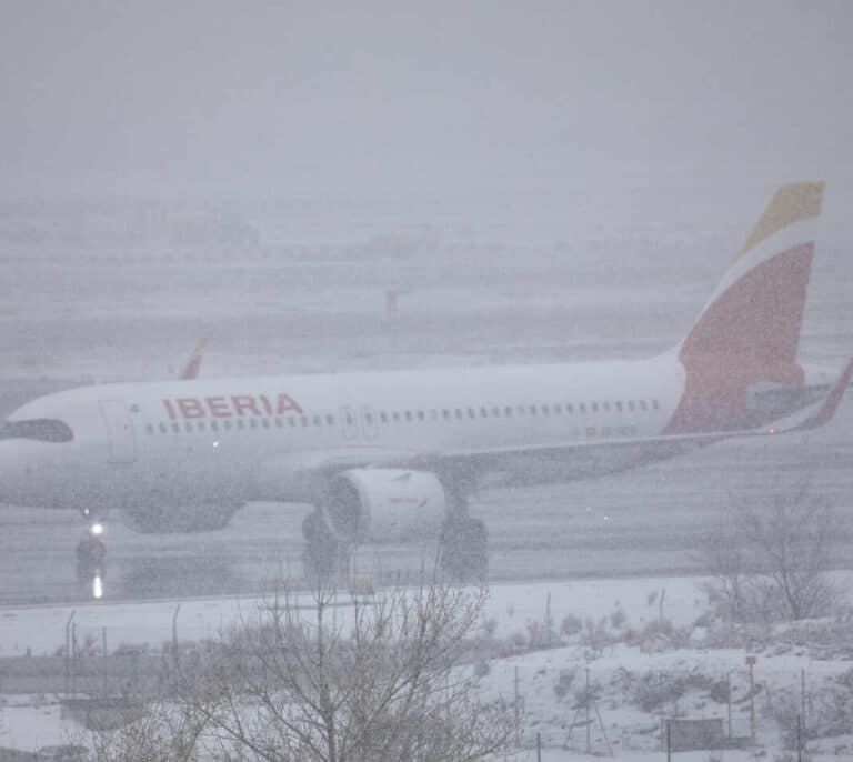 Trabajadores de Barajas denuncian que no se utilizaron las máquinas quitanieves al haber empleados en ERTE