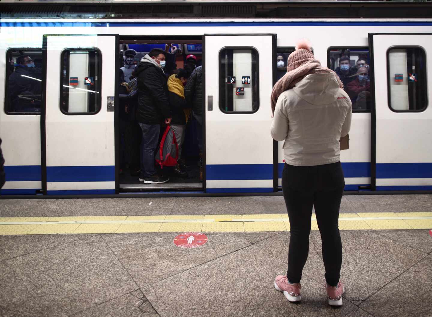 La Comunidad de Madrid no prorrogará la rebaja del 50% del abono transporte en 2023