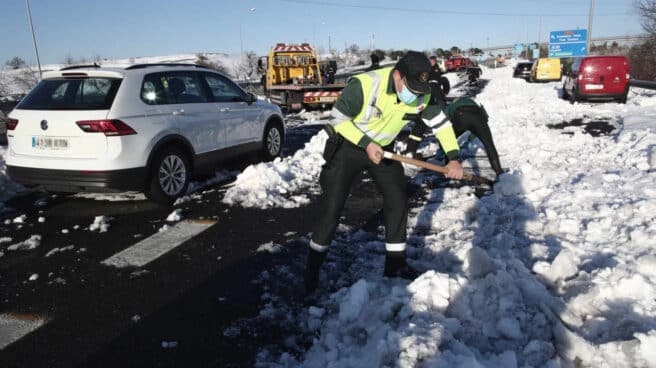 rescate-guardiacivil-nieve