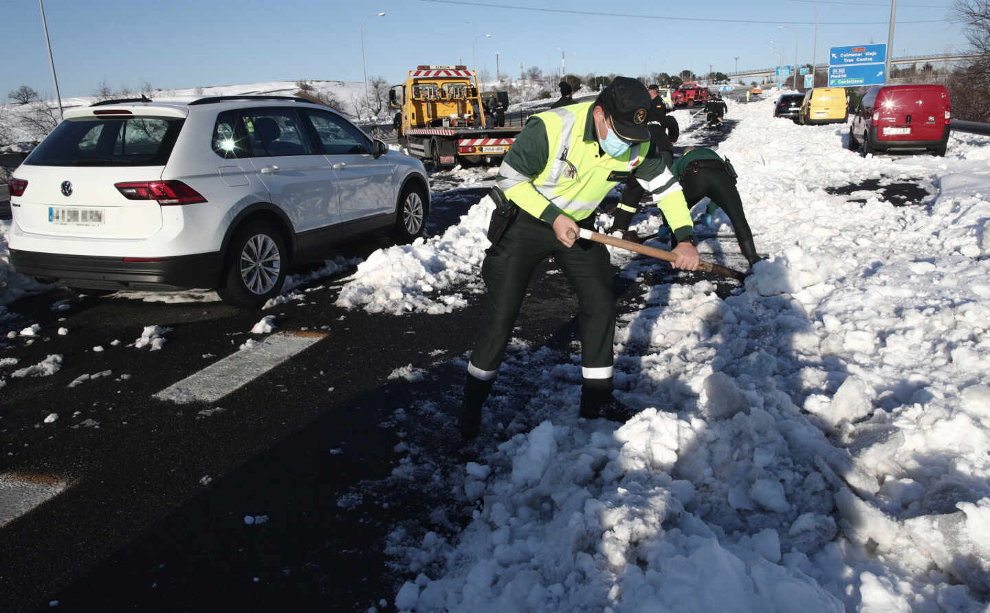 rescate-guardiacivil-nieve