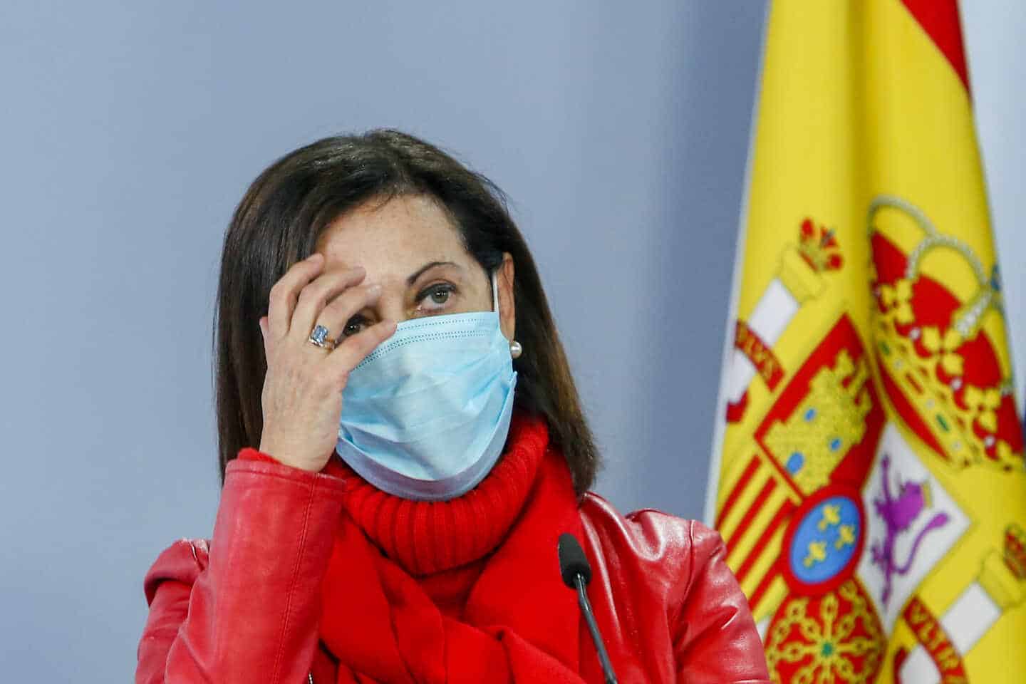 Margarita Robles exige explicaciones al JEMAD tras conocer que ha recibido la vacuna