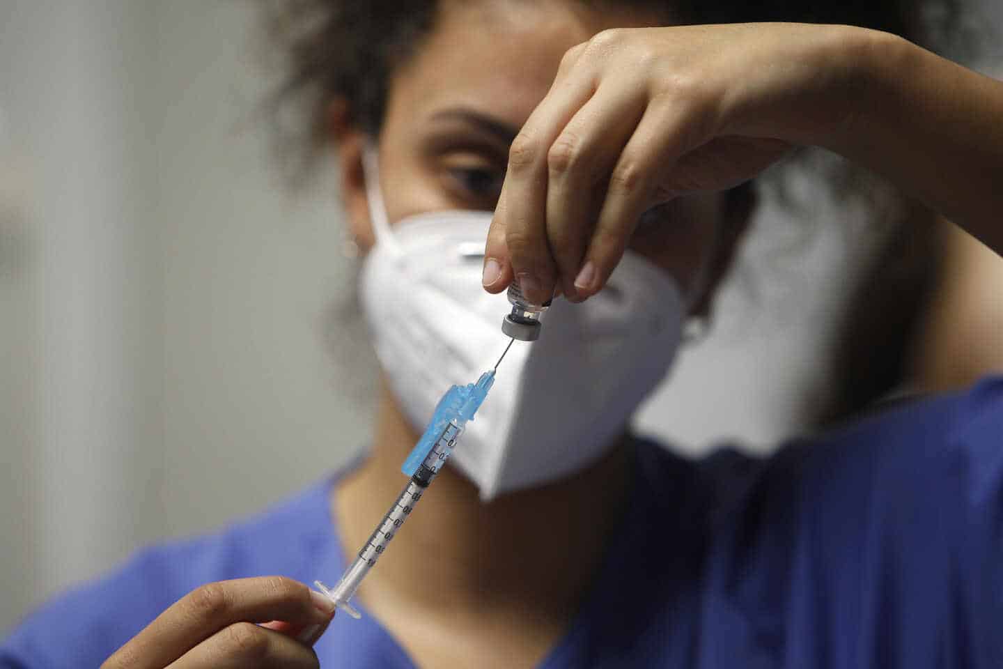 España recibirá en febrero 4 millones de dosis de la vacuna contra el coronavirus