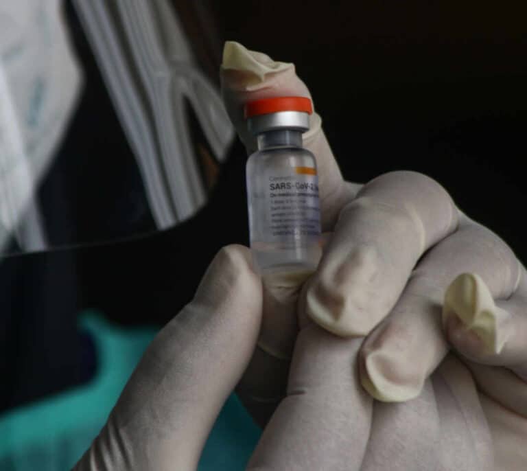 La OMS está "preocupada" por las variantes del Covid y pide refuerzos para doblegarlas