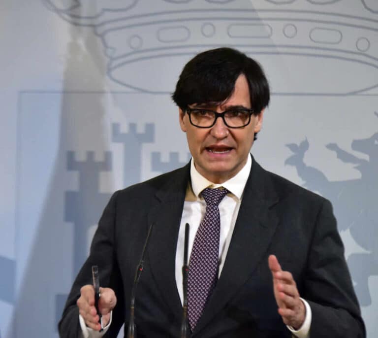 Illa insiste en que las medidas son suficientes tras otro récord diario de contagios