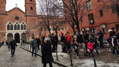 "El patio estaba lleno de humo y cristales": el pánico de los niños del colegio junto a la explosión de Madrid