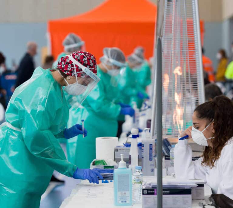 Andalucía registra récord diario de contagios de toda la pandemia: 7.899 casos