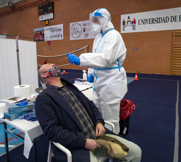 España registra 492 muertes y 40.285 nuevos contagios en las últimas 24 horas
