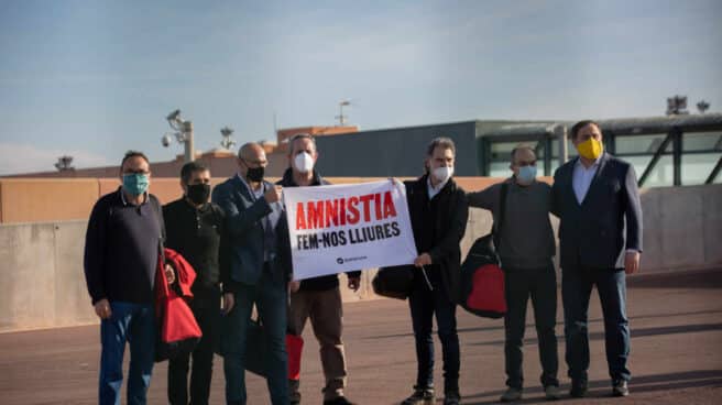 Los presos del procés salen de la cárcel de Lledoners.